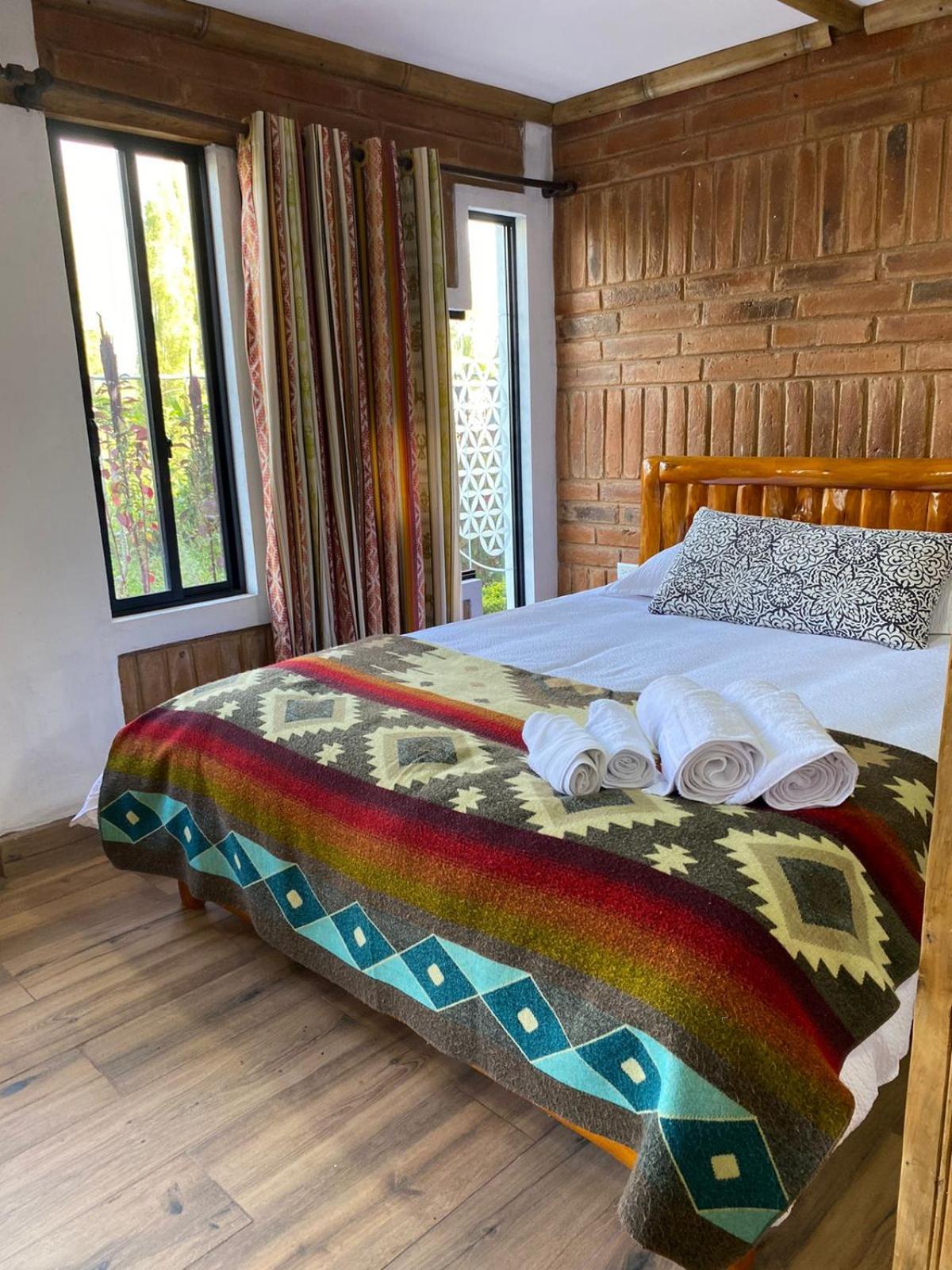 Watzara Wasi Cottage Familiar Camprestre Y Lofts En Cotacachi Exterior photo
