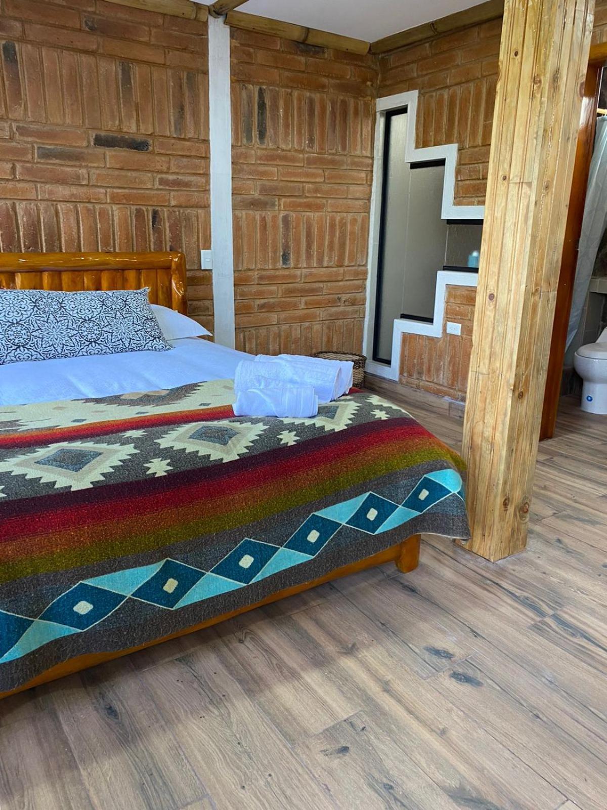 Watzara Wasi Cottage Familiar Camprestre Y Lofts En Cotacachi Exterior photo