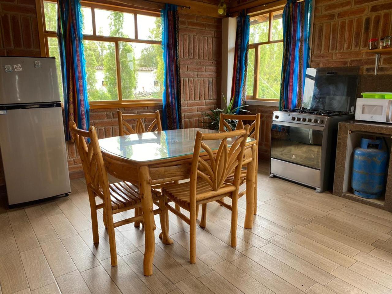Watzara Wasi Cottage Familiar Camprestre Y Lofts En Cotacachi Exterior photo