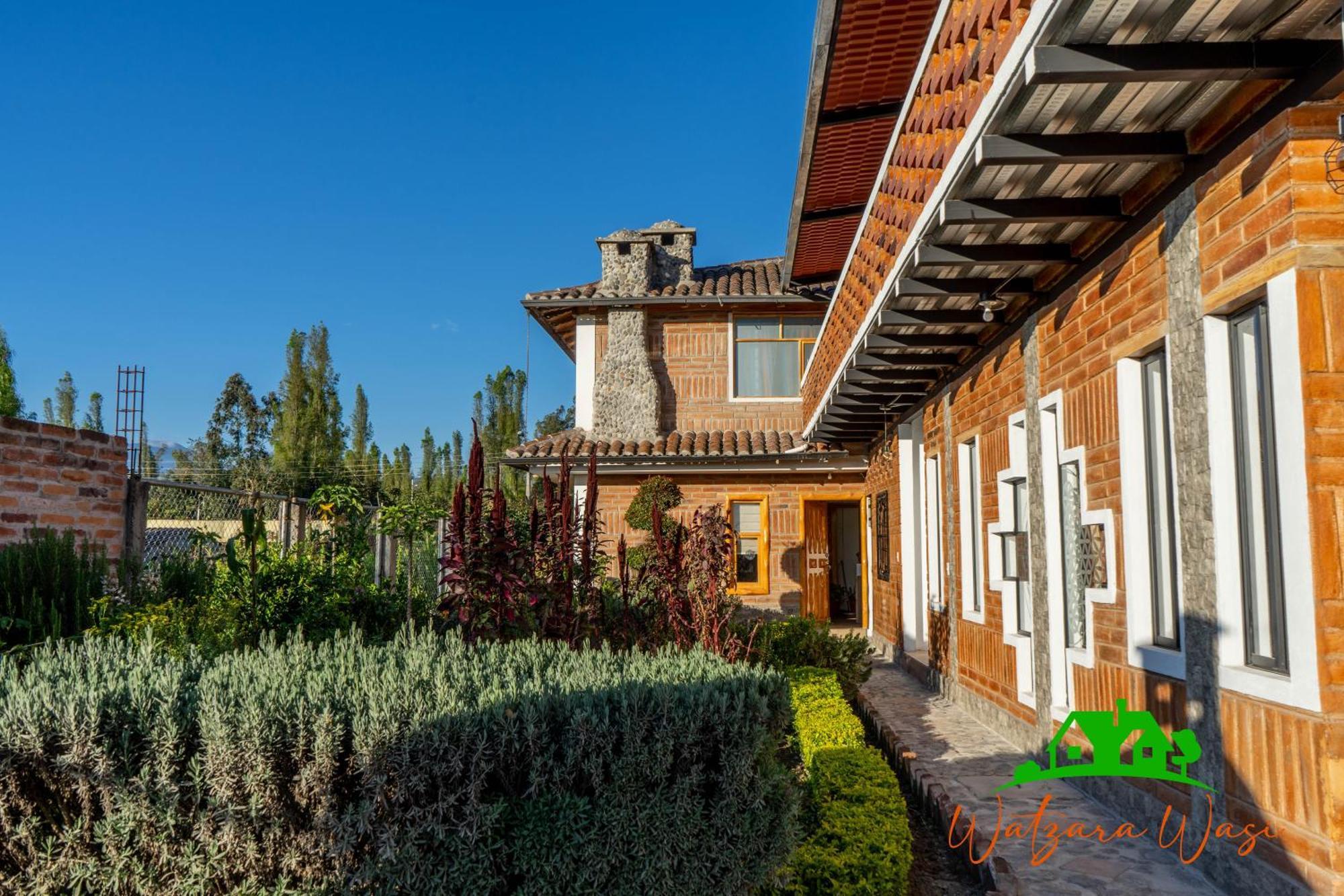 Watzara Wasi Cottage Familiar Camprestre Y Lofts En Cotacachi Exterior photo