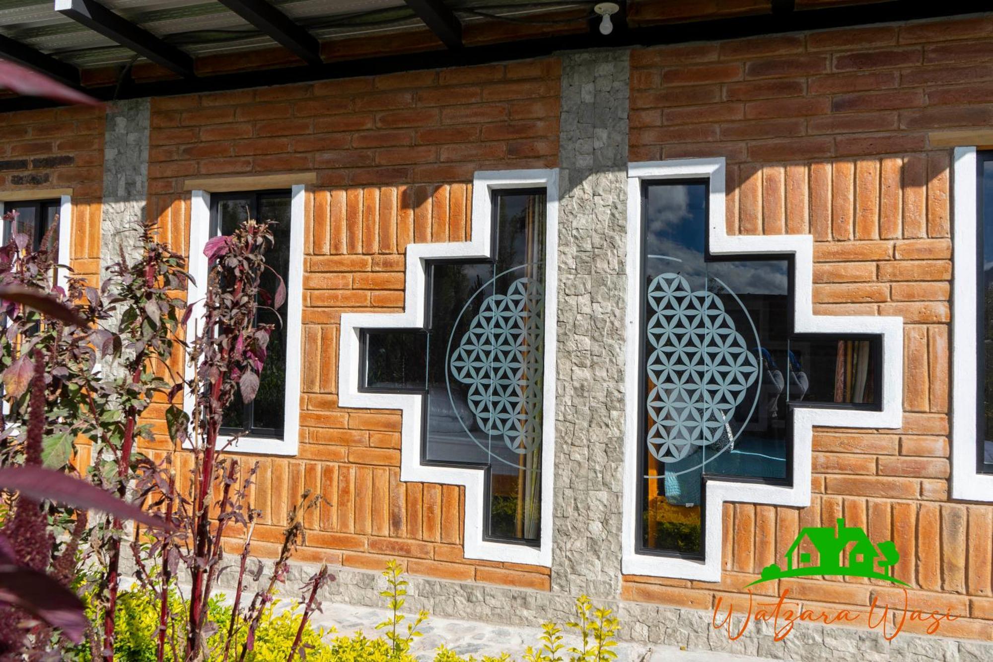 Watzara Wasi Cottage Familiar Camprestre Y Lofts En Cotacachi Exterior photo