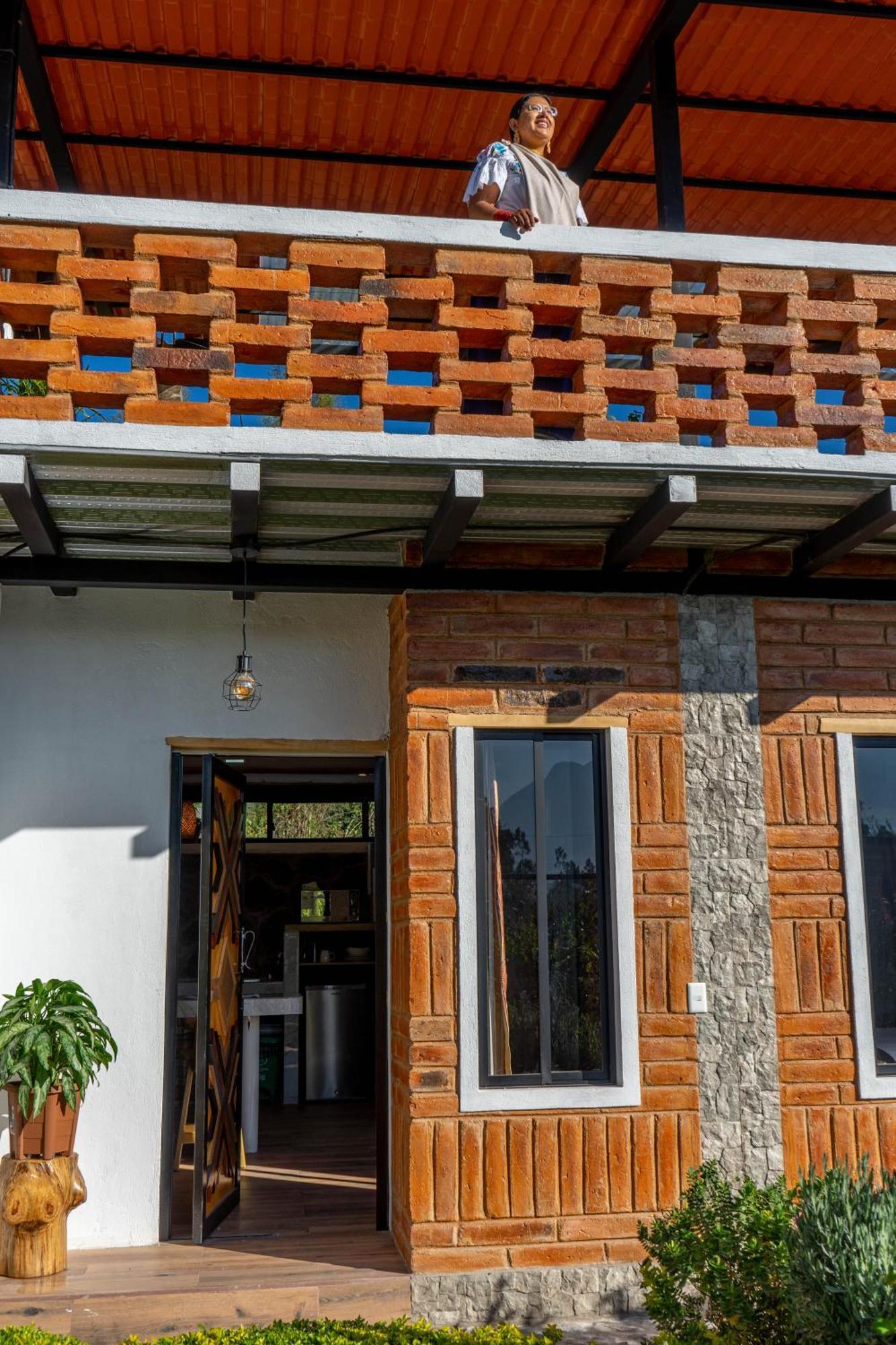 Watzara Wasi Cottage Familiar Camprestre Y Lofts En Cotacachi Exterior photo