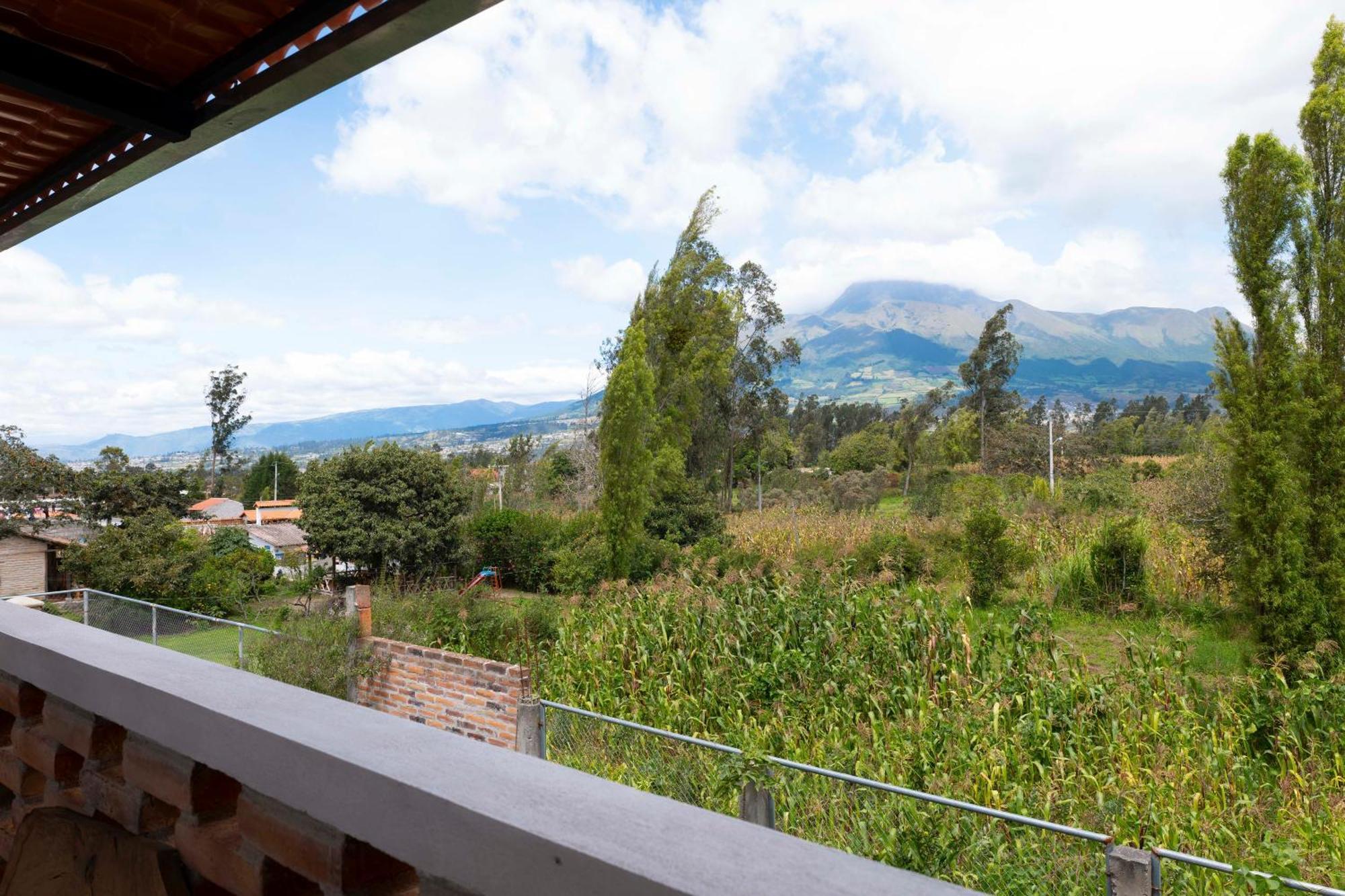 Watzara Wasi Cottage Familiar Camprestre Y Lofts En Cotacachi Exterior photo