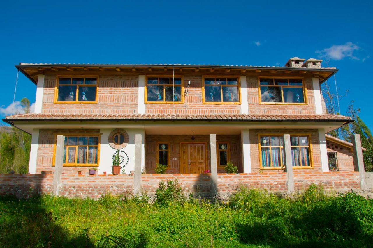 Watzara Wasi Cottage Familiar Camprestre Y Lofts En Cotacachi Exterior photo