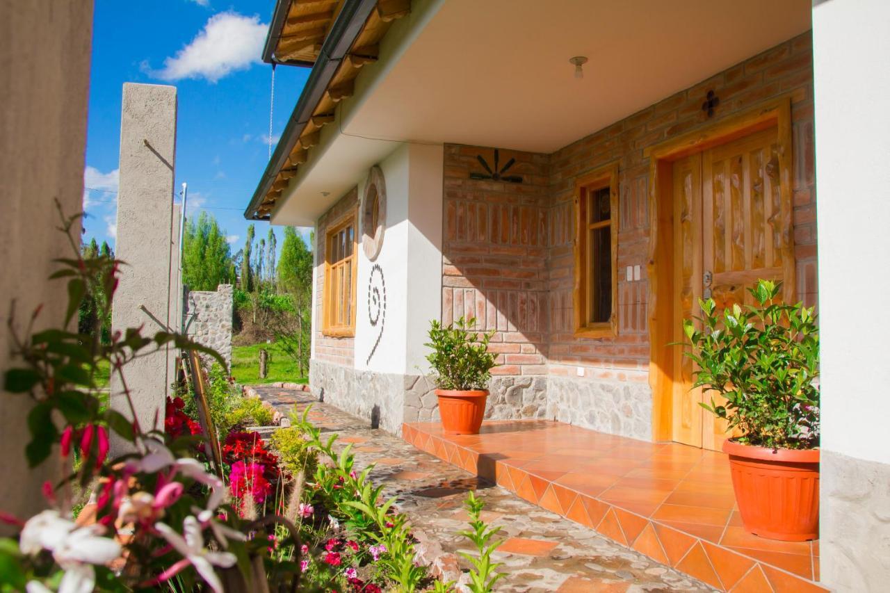 Watzara Wasi Cottage Familiar Camprestre Y Lofts En Cotacachi Exterior photo
