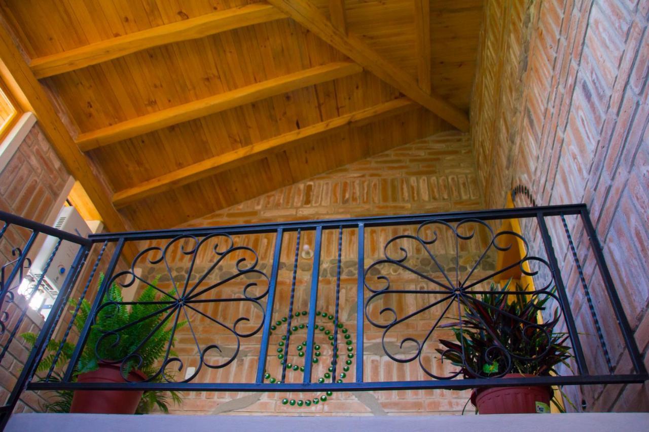 Watzara Wasi Cottage Familiar Camprestre Y Lofts En Cotacachi Exterior photo